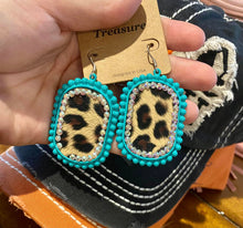 Load image into Gallery viewer, Leopard Bling Earring
